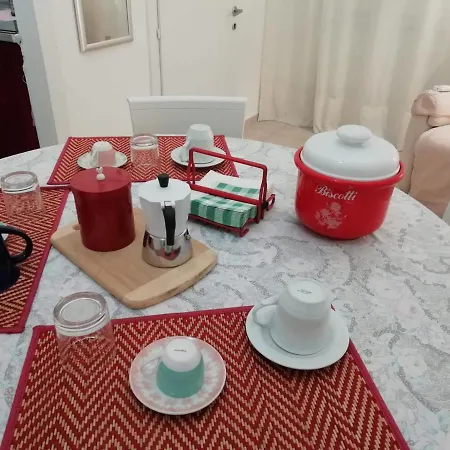 Rosso Quintino Apartment