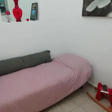 Rosso Quintino Apartment