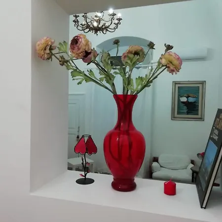 Rosso Quintino Apartament